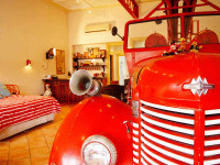 Australie - Adelaide - North Adelaide Heritage - Fire Station Inn - Fire Engine Suite